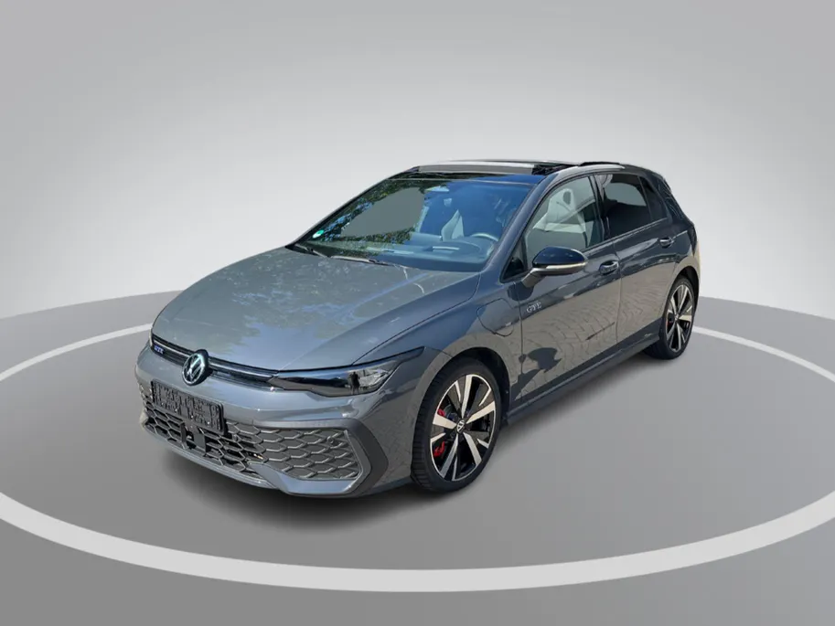 Volkswagen Golf 1.5 272pk DSG eHybrid GTE · Panoramadak · Camera · Apple/Android Car Play · Head-Up · Stoel-&Stuurverwarming · 18'' Inch · Garantie t/m 27-10-2030 of 100.000km