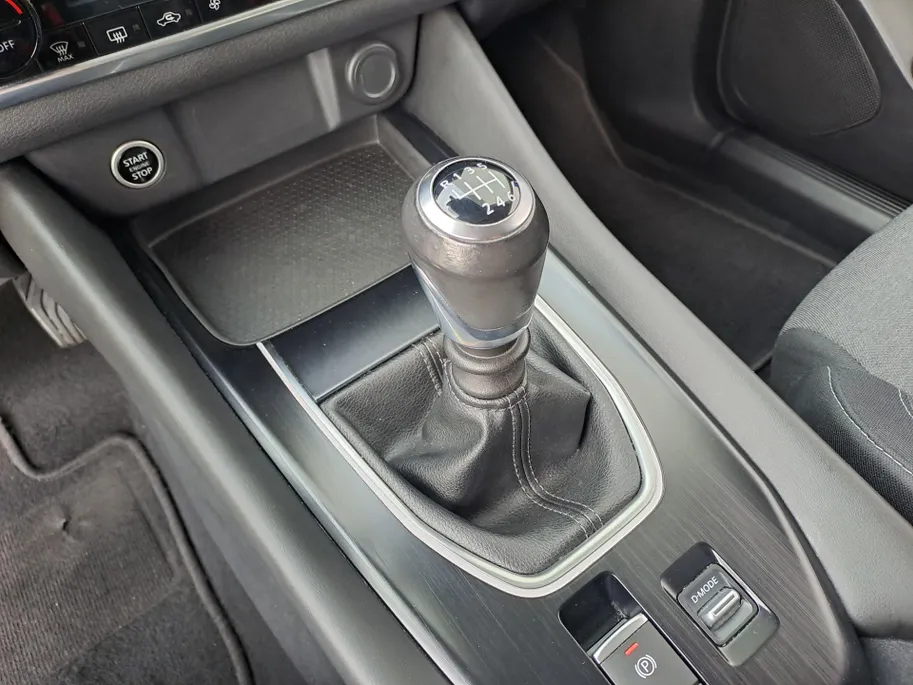 Nissan QASHQAI 1.3 MHEV N-Style | Apple Carplay/Android Auto | Navi | Camera | LM Velgen | Cruise control adaptief