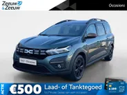 Dacia Jogger 140PK Hybrid Extreme 7p. Automaat | 7 Zitplaatsen | Camera | Parkeersensoren | Apple CarPlay/Android Auto | Digital Cockpit | Cruise Control | Lichtmetalen Velgen | Licht & Regen Sensor | Full LED |