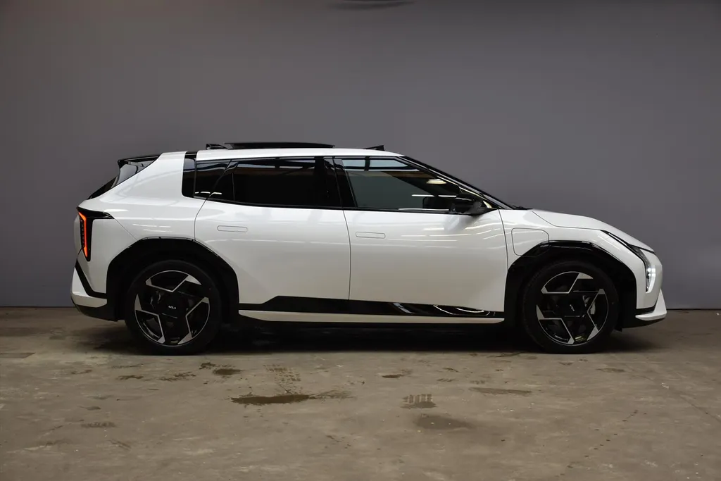 Kia EV4 81,4 kWh 204PK GT-Line Business Edition NIEUW VOORRAADACTIE DIRECT LEVERBAAR
