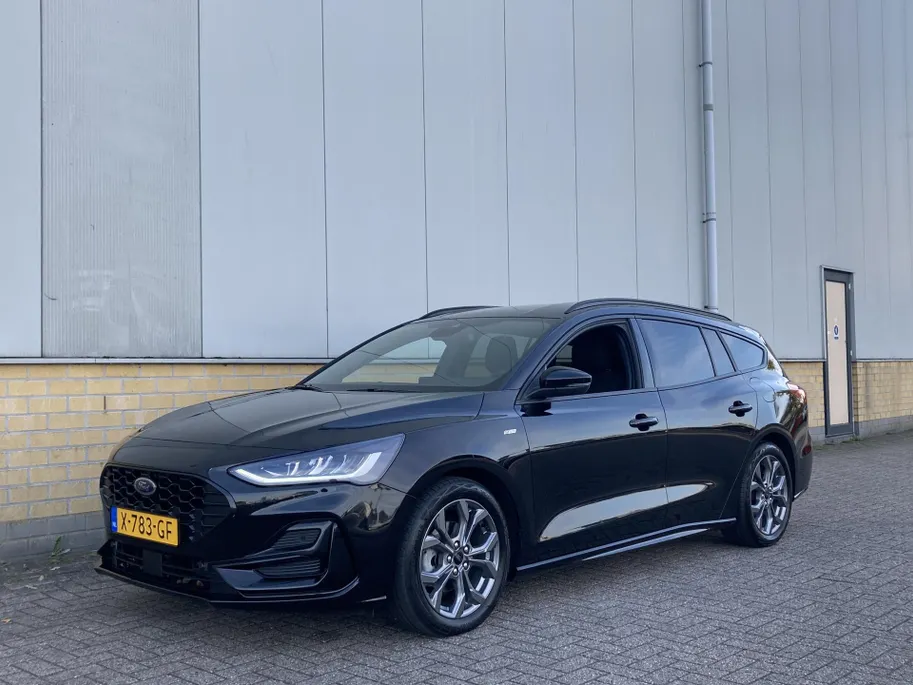 Ford Focus 1.0 EcoBoost Hybrid ST Line 125 pk Wagon GROOT NAVIGATIE-WINTERPAKKET-PRIVACY GLASS