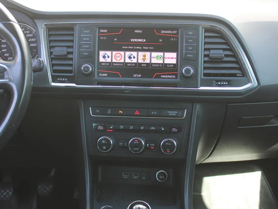 SEAT Ateca 1.0 EcoTSI Style | Navi | Clima | Elek. Trekhaak | Cruise adapt. | Elek. kofferklep | Camera | PDC | 17' LM | Stoelverwarming | Alcantara |
