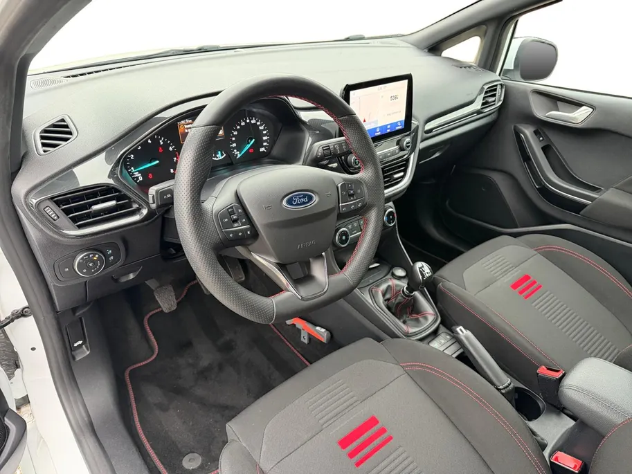 Ford Fiesta 1.0 EcoBoost Hybrid ST-Line | NL Auto | 1 eigenaar | Navigatie | Apple carplay & Android auto | Parkeersensor achter | Cruise control | Draadloos opladen mobiel | Bovag garantie |