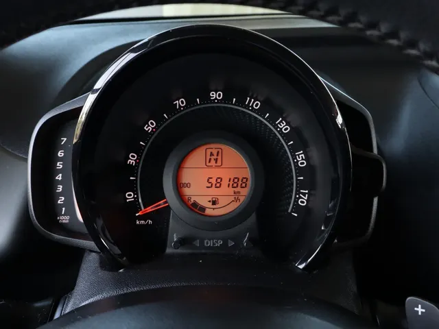 Toyota Aygo 1.0 VVT-i x-play Automaat | Camera | Apple Carplay & Android Aut