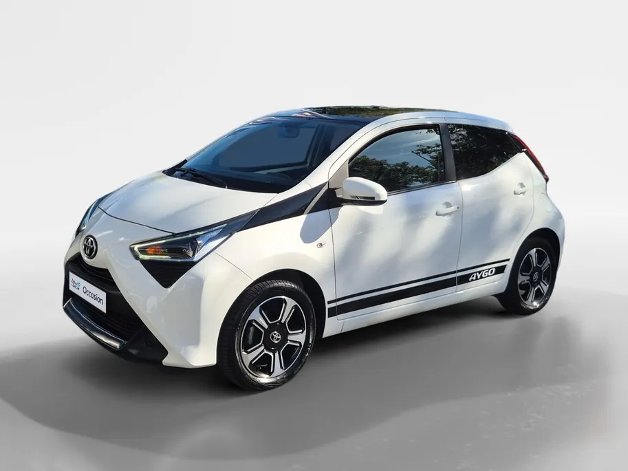Toyota Aygo 1.0 VVT-i x-play | Airco | Bluetooth | Camera | 5 deurs | Zwart dak |
