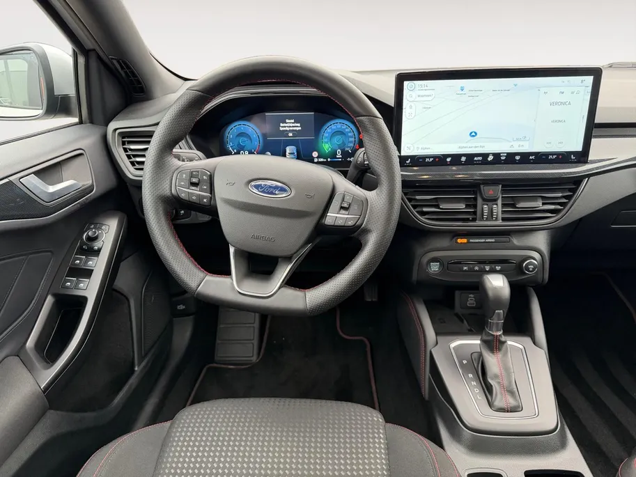 Ford Focus Wagon 1.0 EcoBoost Hybrid ST Line X | 155 pk | Automaat | Adapt. cruise control | BLIS | Pano dak | Parkeersensoren voor en achter | Achteruitrijcamera | 17' lichtmetalen velgen | Privacy glas | Fabrieksgarantie |