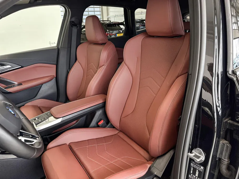 BMW iX1 xDrive30 67 kWh