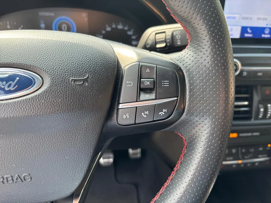 Ford Focus 1.0 EcoBoost ST Line Business 125PK | Winter Pack | Comfort Pack | Privacy Glass | Climate Control | Keyless Entry