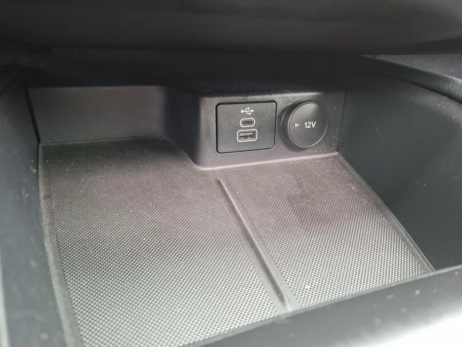 Ford Kuga 2.5 PHEV ST-Line X | Winterpack | Driver assistancepack | Technologypack | El. Trekhaak | Panoramadak | El. Achterklep | All-seasonbanden | 18' Lichtmetaal | Adaptive Cruisecontrol | BLIS | Matrix Ledkoplampen | Head-up Display |