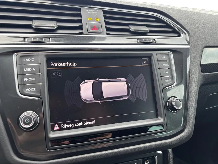 Volkswagen Tiguan 2.0 TSI 4Motion Highline | Trekhaak | Adapt. Cruise Control | Stoelverwarming | Climate Control | Parkeersensoren |