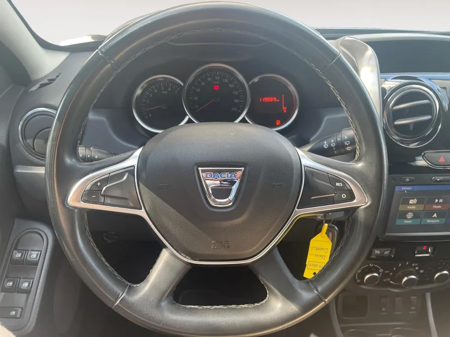Dacia Duster 1.2 TCe 4x2 Blackshadow | Trekhaak | Camera | Lm velgen | Navigatie