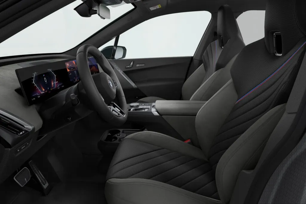 BMW iX xDrive45 101 kWh