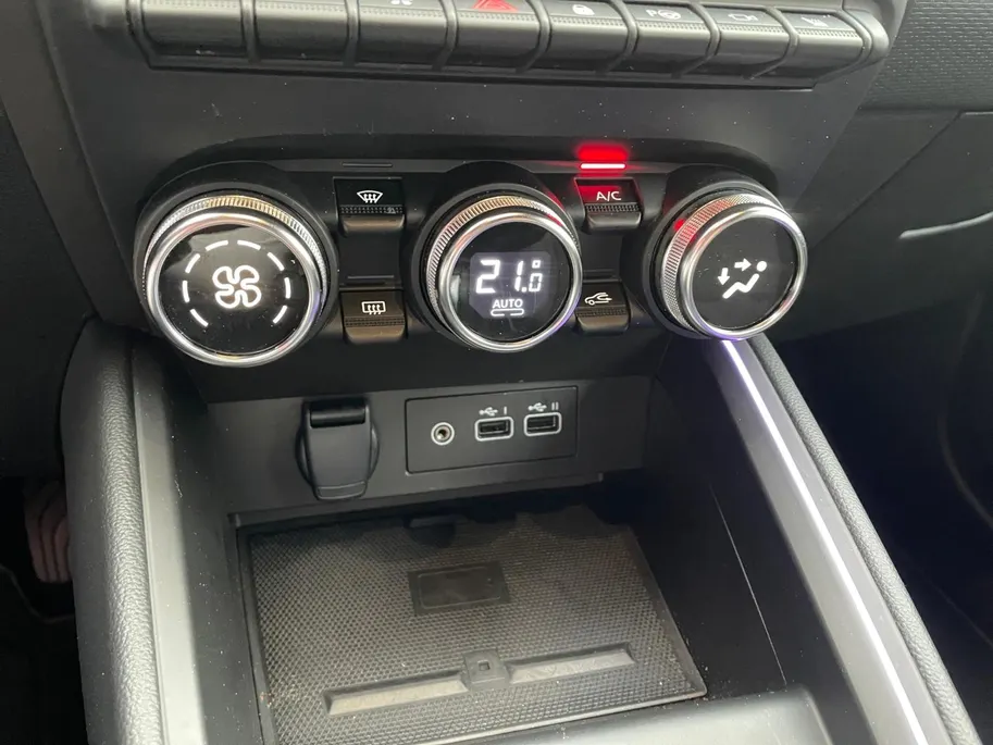 Mitsubishi Colt 1.6 HEV Instyle | Navigatie| Climate Control| Camera| Lichtmetalen velgen| Stoel verwarming| BOSE audio systeem| Parkeer sensoren voor en achter| Stuur verwarming