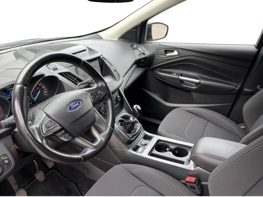 Ford Kuga 1.5 EcoBoost Trend Ultimate | Trekhaak | Camera | 18' Lichtmetalen velgen | Voorruitverwarming | Navigatie | Climate Control | Privacy Glass | Cruise Control