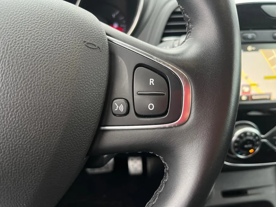 Renault Captur 1.3 TCe Intens *Automaat*Navi+Camera*Climate Control*Keyless Entry*Parkeersensoren*Zeer nette auto!