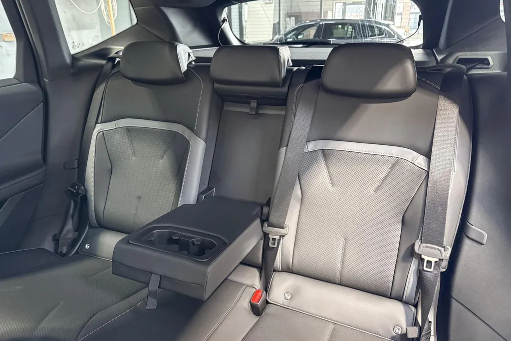 BMW iX3 50 xDrive 113 kWh