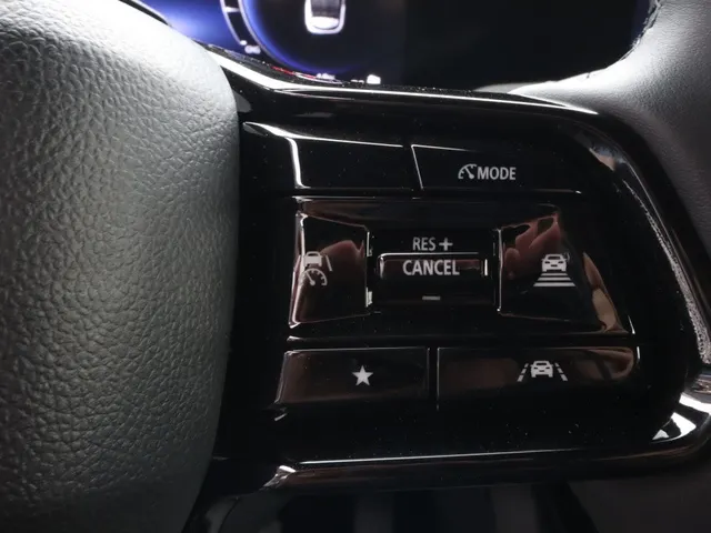 Toyota Urban Cruiser Dynamic 61 kWh | Stoel/Stuur Verwarming | Carplay |