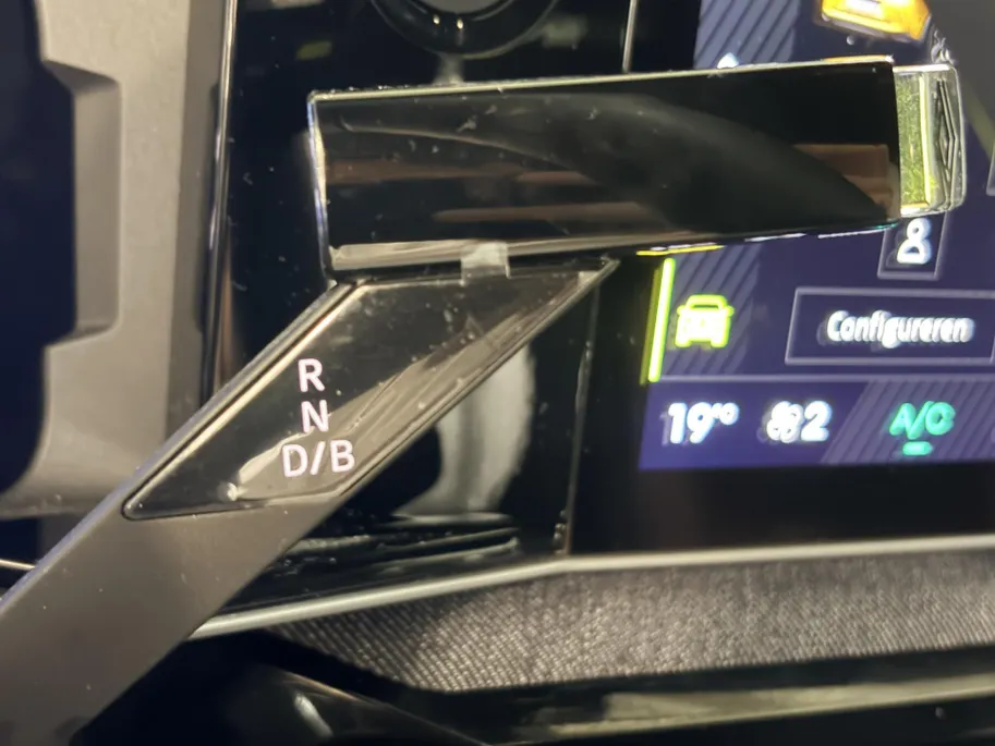 Renault 5 Comfort Range Techno 52 kWh Automaat | SoH 99% | 1e eigenaar | Navi | Camera | Parkeersensoren | Apple CarPlay/Android Auto | Adaptive Cruise Control | Licht & Regen Sensor | Lichtmetalen Velgen | Full LED |