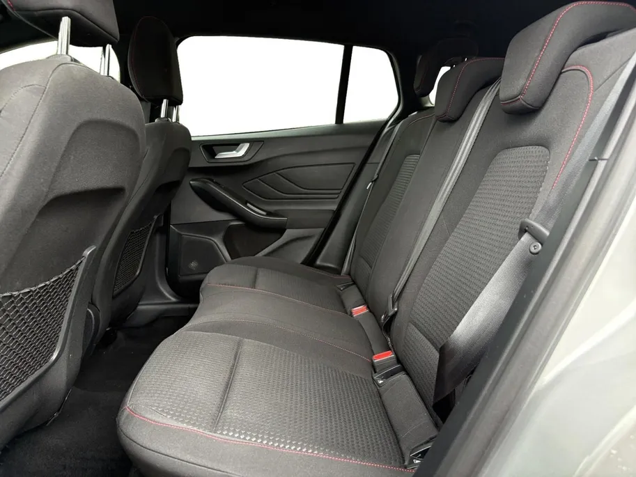 Ford Focus Wagon 1.0 EcoBoost Hybrid ST Line | Navigatie | Stoel/Stuur/Voorruitverwarming | Apple Carplay / Android Auto | Cruise Control | Lichtmetalen Velgen |