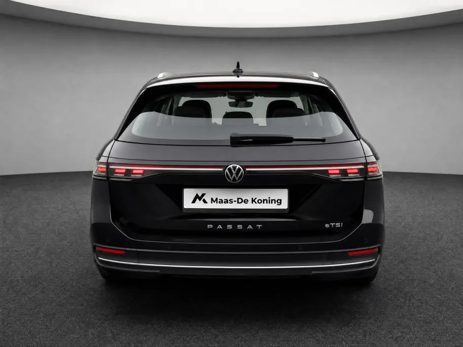 Volkswagen Passat Variant 1.5 eTSI 150pk DSG Business · Camera · Keyless · Apple/Android Car Play · Elek. Voorstoel · Elek. Achterklep · 17'' Inch · Garantie t/m 28-03-2028 of 100.000km