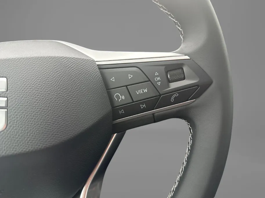 SEAT Leon Sportstourer Style Business Intense 1.5 eTSI 115 PK Station | Matrix verlichting | Metallic Lak | Herwaardering!!