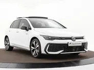 Volkswagen Golf 1.5 eHybrid 272pk DSG GTE · Panoramadak · Camera · Head-Up Display · ACC · Matrix LED · Optiekpakket Zwart · Garantie t/m 29-07-2030 of 100.000km