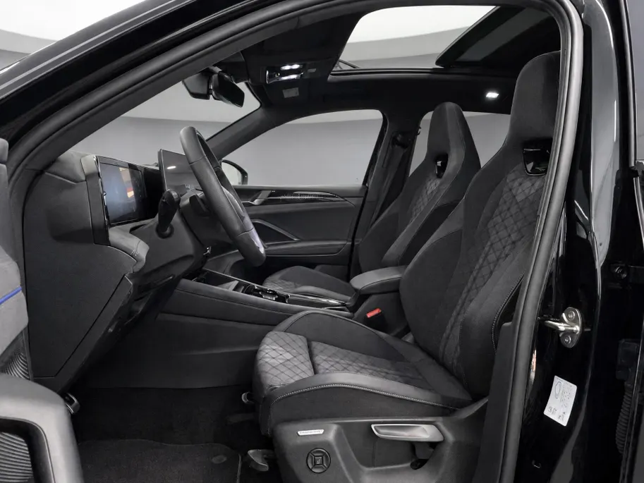 Volkswagen Tiguan 1.5 272pk DSG eHybrid R-Line Edition · Panoramadak · Wegklapbare Trekhaak · 360 Camera · Verwarmbare Voorruit · 20'' Inch · Garantie t/m 16-04-2030 of 100.000km