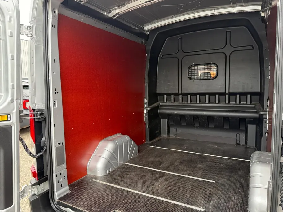 Ford Transit 350 2.0 TDCI L3H2 DC Trend | Dubbele Cabine | Driver Assistance Pack | Winter Pack | Wandbetimmering Hout & Laadvloer Hout |