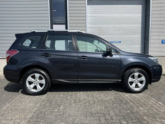 Subaru Forester 2.0 Comfort Automaat | All Season Banden | Trekhaak | Lederen Bekleding | Verwarmde Voorstoelen