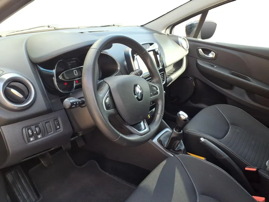 Renault Clio 0.9 TCe Limited navi , airco , trekhaak , lm velgen , parkeersensor , tel , usb .