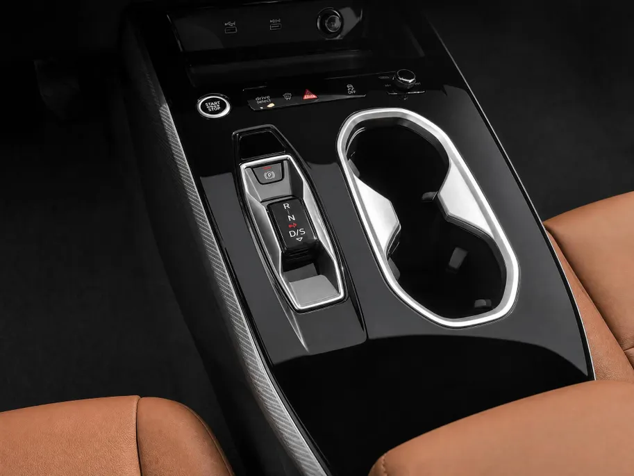 Audi A6 Avant Advanced edition e-hybrid 299 PK · Tech plus · Privacy glas ·