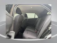 Volkswagen T-Roc Life First Edition (2) 1.5 eTSI 85 kW / 116 PK SU · Comfort Pakket · Achteruitrijcamera · Draadloze telefoonlader · Allseason banden