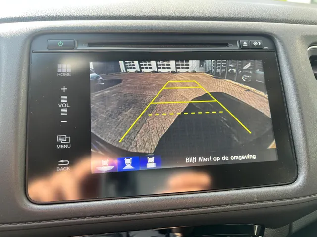 Honda HR-V 1.5 i-VTEC Executive AUTOMAAT | PANORAMADAK | CAMERA | PARKEER SENSOREN V+A | NAVIGATIE | HALF LEDER | NED. AUTO |