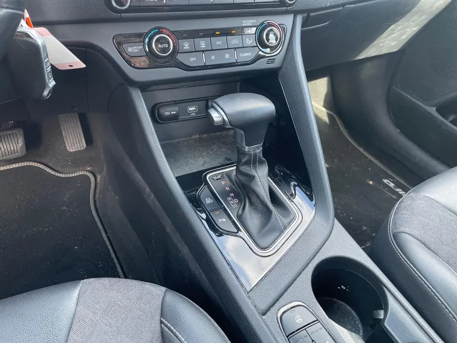 Kia Niro 1.6 GDi PHEV DynamicLine | Climate control | Adaptive cruise control | Stoel + stuur verwarming