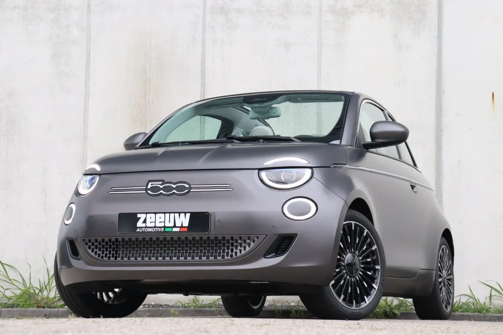 Fiat 500C La Prima 42 kWh | 'Matt Grijs' | Technology | Winter | Camera | 17'