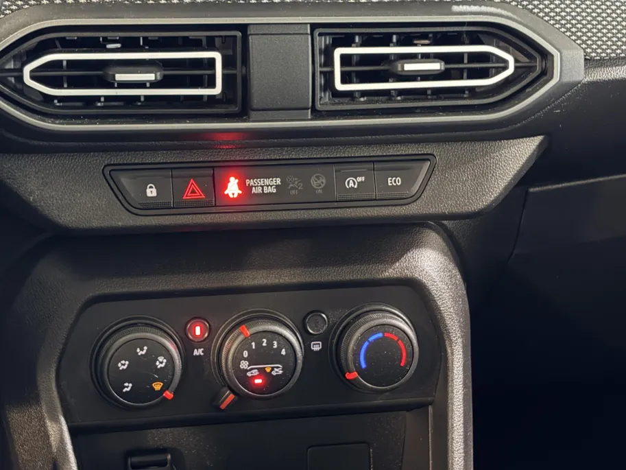 Dacia Sandero 100PK TCe ECO-G Expression | 1e eigenaar | Airco | Parkeersensoren | Camera | Apple CarPlay/Android Auto | Elektrische Ramen & Spiegels | Licht & Regen Sensor | Full LED |