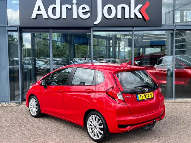 Honda Jazz 1.3 i-VTEC Comfort 102pk AUTOMAAT | TREKHAAK | NAVIGATIE | PARKEERSENSOREN V+A | STOELVERWARMING | 17' LM VELGEN |