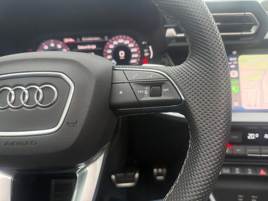 Audi A3 Sportback 35 TFSI S edition | 3X S Line | Schuif-Kantel Dak | Sportstoelen | SONOS | Camera | Stoelverwarming | Apple Carplay | Adaptief Cruise Control | Climate Control