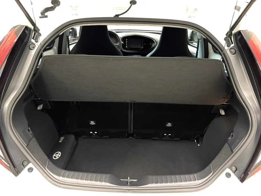 Toyota Aygo X 1.0 FIRST | APPLE CARPLAY | CAMERA | NL-AUTO |
