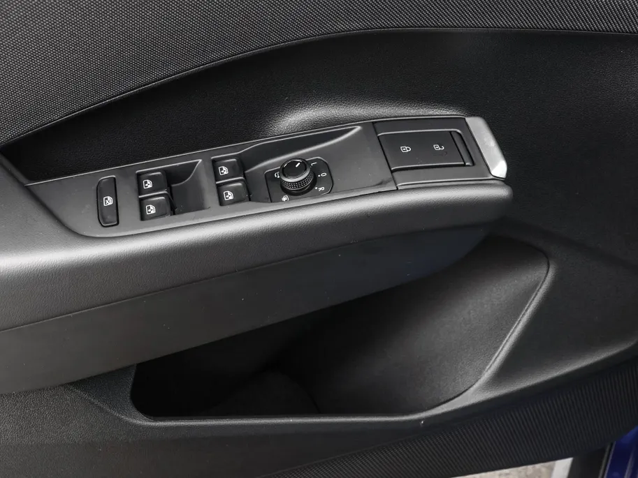 Volkswagen T-Roc Limited Edition 1.5 eTSI 116 PK 7 versn. DSG · Comfort pakket · Achteruitrijcamera · Draadloze telefoonlader · Voorraad OUTLET · Prijs is inclusief inruilpremie ·