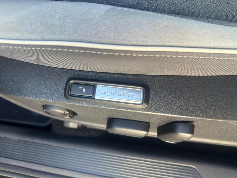 Volkswagen ID.3 First Max 58 kWh | Soh 93,6% | CarPlay | Camera | Stoel- & stuurverwarming | HUD |