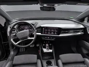 Audi Q4 Sportback e-tron 40 S edition 77 kWh 204pk · Camera · Sonos Audio · Keyless · Elek. Achterklep · Navigatie · Stoelverwarming · 20'' Inch ·