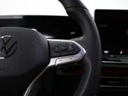 Volkswagen Tiguan 1.5 eTSI 150pk DSG R-Line Edition · 360 Camera · Apple/Android Car Play · Sfeerverlichting · Massage · Black Style · 20'' Inch ·