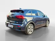 Kia e-Niro DynamicPlusLine 64 kWh | SOH 99,5 % | 3 Fase laden | 1e Eigenaar | Dealer onderhouden | Stoelverwarming | Schuif-/kanteldak | Fabrieksgarantie t/m 24-08-2029 + 3x 1 jaar |  NAP |