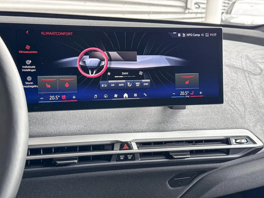BMW iX xDrive45 101 kWh
