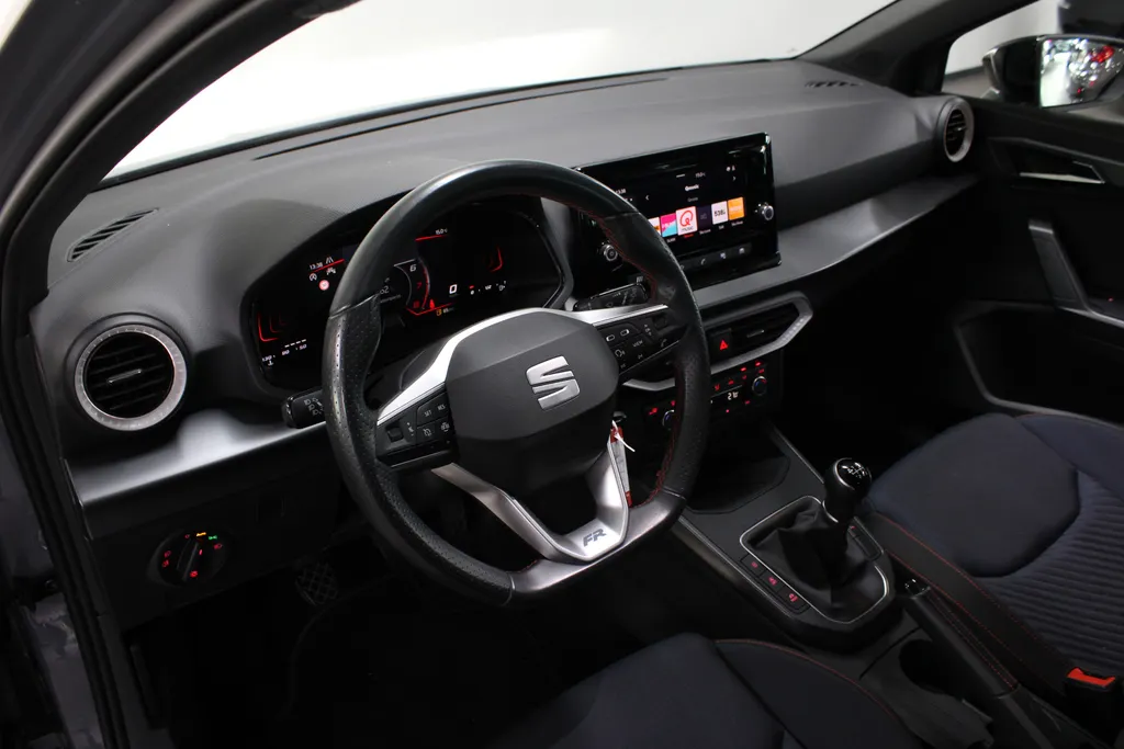 SEAT Ibiza 1.0 EcoTSI FR Anniversary / 6 versn. 115 PK / Pano. / Full led / Apple Carplay / Android auto /