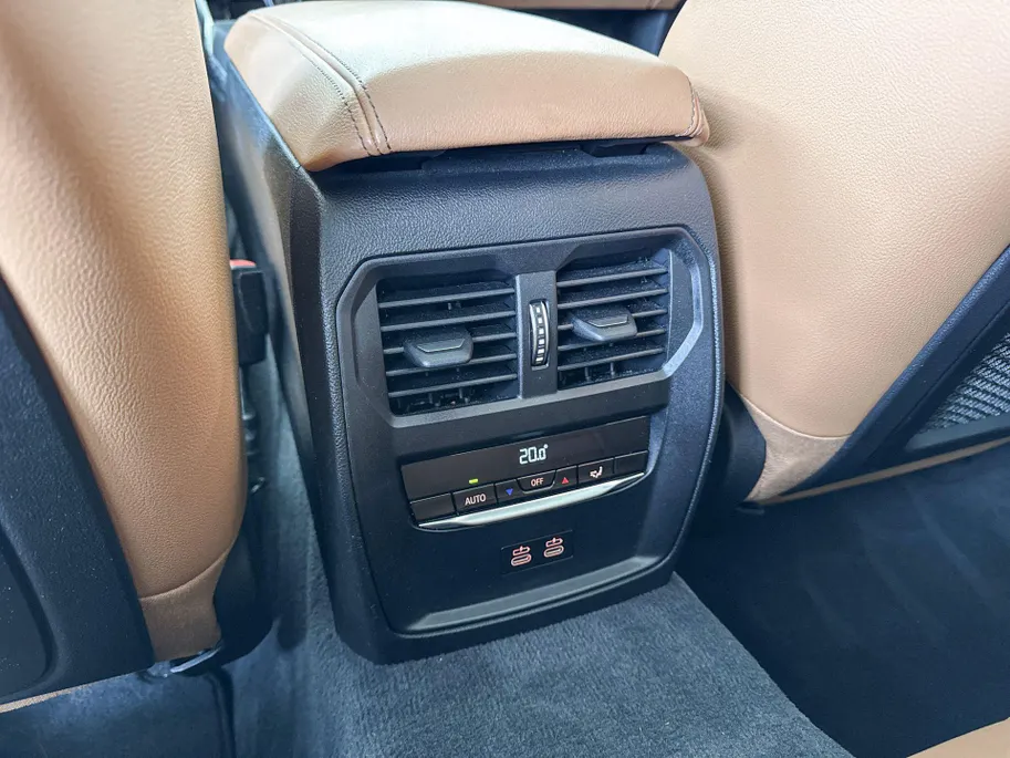 BMW 3 Serie Sedan 318i High Executive