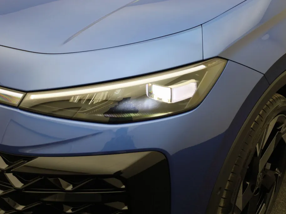 Volkswagen T-Roc 1.5eTsi/150PK R Line First Edition Black Style DSG · Navigatie · 360°Camera + Parkeersensoren · Stoel- & stuurverwarming · Garantie t/m 28-11-2027 · EXTRA INRUILKORTING