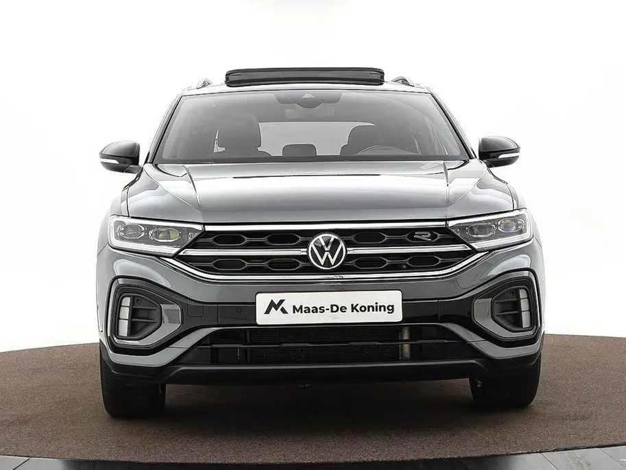 Volkswagen T-Roc 1.5TSI/150PK R-Line Business+ · Panoramadak · Trekhaak · Camera · Apple/Android Car Play · Navigatie · Stoelverwarming · Garantie t/m 09-10-2027 of 100000km.