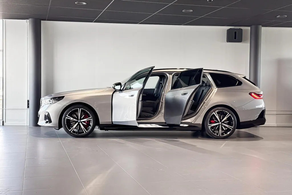 BMW i5 Touring eDrive40 84 kWh